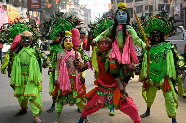 stock image KOLKATA INDIA JANUARY 22 2024 Chhou dancers dressed as Lord Ram Laxman Sita in Kolkata participating in a rally to celebrate Ram Lalla idol consecration at Ayodhya on January 22 2024 in Kolkata India Devotees are celebrating the consecration ceremony