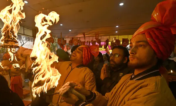 stock image LUDHIANA INDIA JANUARY 22 2024 Devotees across the city participated in Maha Aarti at Dandi Swami temple on the celebrations for the consecration ceremony at Ram temple in Ayodhya on January 22 2024 in Ludhiana India Photo by Gurpreet Singh Hindustan