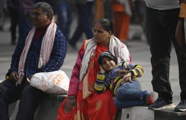 AYODHYA INDIA JANUARY 23 2024 Dindar Rama Lalla Darshan fanatikleri dünyanın dört bir yanındaki kutsama törenini neşe ve şenlikle kutluyorlar Ayodhya 'daki Ramjanmbhoomi tapınağı uzun bir b' den sonra inşa edildi.