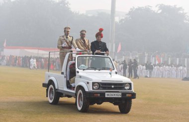 GURUGRAM INDIA JANUARY 26 JANUARY 26 Kamal Gupta Haryana Şehir İçişleri Bakanı Tau Devi Lal Stadyumu 'nda düzenlenen 75. Cumhuriyet Günü kutlamaları sırasında Rajiv Boğazı Hindistan yakınlarındaki platin kutlaması için hazırlanıyor. 