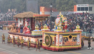 NEW DELHI INDIA JANUARY 26 2024 Odisha Devlet Tablosu, 75. Cumhuriyet Günü Geçidi 2024 'te Kartavya Yolu' nda sergileniyor. Hindistan, Cuma günü yapılacak Cumhuriyet Günü platin kutlaması için askeri halkla ilişkiler sergisi için hazırlanıyor.