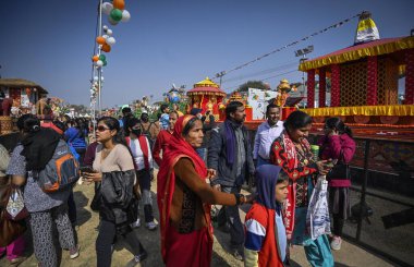 NEW DELHI INDIA JANUARY 27 2024 People watching the Republic Day Parade Tableaux during the Bharat Parv Festival as part of the 75th Republic Day celebrations at Redfort Ground The highlights of the event include the display of the Republic Day Parad clipart