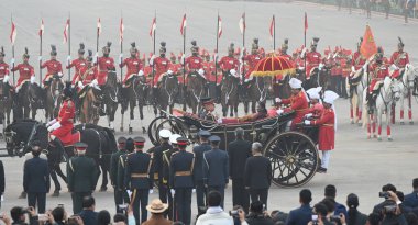 NEW DELHI INDIA JANUARY 29 HAZİRAN 29 2024 Hindistan Başkanı Droupadi Murmu, Cumhuriyet Günü kutlamalarının doruk noktası olan Raisina Hills 'teki Yenilme İnziva Töreni sırasında geldi.
