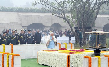 NEW DELHI INDIA JANUARY 30 2024 Prime Minister Narendra Modi pays homage to Mahatma Gandhi on Martyrs Day observed to mark the death anniversary of the father of the nation at Rajghat Photo by Ajay Aggarwal Hindustan Times  clipart