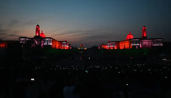 stock image NEW DELHI INDIA JANUARY 27 2024 A view of illuminated North and south Block and Rashtrapati Bhavan after the rehearsal for the Beating Retreat Ceremony marking the culmination of the Republic Day Celebrations at the Raisina Hills The Beating Retreat 