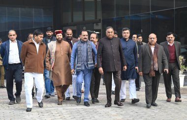 NEW DELHI INDIA HAZİRAN 30 HAZİRAN 2024 Virendra Sachdeva Delhi Başkanı BJP Muhalefet lideri Ramvir Singh Bidhuri ve Meclis Üyesi Hans Raj Hans Parvesh Verma Harsh Manoj Manoj Ramesh Bidhuri 