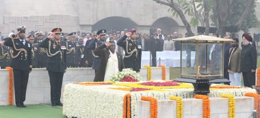 NEW DELHI INDIA JANUARY 30 2024 President Droupadi Murmu pays homage to Mahatma Gandhi on Martyrs Day observed to mark the death anniversary of the father of the nation at Rajghat Photo by Sonu Mehta Hindustan Times  clipart