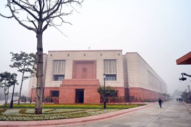 NEW DELHI INDIA HAZİRAN 31 2024 Parlamento binasının bütçe oturumunun ilk günü manzarası 