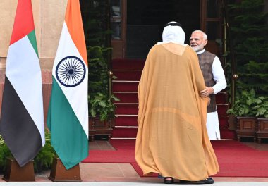NEW DELHI, INDIA - SEPTEMBER 9: Başbakan Narendra Modi, Abu Dabi 'nin Veliaht Prensi Şeyh Khaled Bin Zayed Al Nahyan' ı 9 Eylül 2024 tarihinde Hindistan 'ın Yeni Delhi kentine gelişinde karşıladı.. 