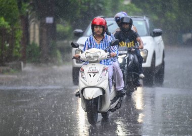 NOIDA İNDİYA 9 Eylül 2024 Noida Hindistan 'da 9 Eylül 2024 tarihinde 12. Bölgede aniden yağan yağmurlar sırasında Sunil Ghosh Hindustan Times tarafından çekilmiştir.