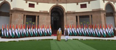 NEW DELHI INDIA 9 Eylül 2024 Başbakan Narendra Modi Abu Dabi 'nin Veliaht Prensi Şeyh Khaled Bin Zayed Al Nahyan' ı 9 Eylül 2024 'te Hyderabad House' a vardığında Abu Dabi Şeyhi Veliaht Prensi olarak karşıladı.