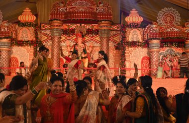 NEW DELHI INDIA SEPTEMBER 7 2024 Shobha Kalash Yaatra Mangal Murti Sthapna Delhi ka Maharaja 23. Ganesh Mahotsav 2024 Lovely Public School 'dan DDA Mini Kriket Stadyumu Enclave Laxmi Nagar' a Doğu Delhi 'de katılıyor