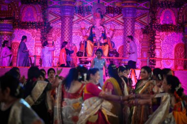 NEW DELHI INDIA SEPTEMBER 7 2024 Dindar Ganesh Chaturthi vesilesiyle Ganesh Chaturthi 'yi Sevimli Devlet Lisesi' nde 7 Eylül 2024 'de Yeni Delhi Hindistan' da kutlanıyor. Ganesh Chaturthi tüm ülkede kutlanıyor.