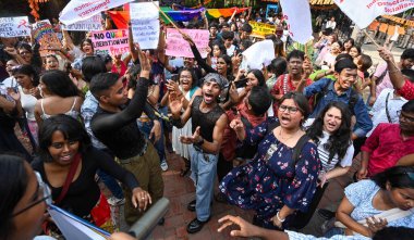 NEW DELHI INDIA SEPTEMBER 6 Eylül 2024 LGBTQ topluluk üyeleri ve Delhi Üniversitesi destekçileri Hindistan Öğrenci Örgütü SFI tarafından Yeni Delhi 'de 6 Eylül 2024 tarihinde düzenlenen bir Onur Yürüyüşüne katıldılar.