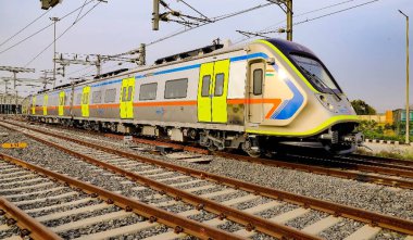 GHAZIABAD INDIA SEPTEMBER 7 2024 Meerut şehrindeki metro hattı bugün Gaziabad Duhai Rapid Depot 'ta açılıyor 7 Eylül 2024 tarihinde Gaziabad Hindistan' da Ulusal Başkent Taşımacılık Şirketi NCRTC Cumartesi günü açıldı.