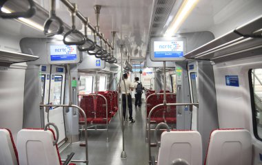 GHAZIABAD INDIA SEPTEMBER 7 2024 Meerut şehrindeki metro hattı bugün Gaziabad Duhai Rapid Depot 'ta açılıyor 7 Eylül 2024 tarihinde Gaziabad Hindistan' da Ulusal Başkent Taşımacılık Şirketi NCRTC Cumartesi günü açıldı.