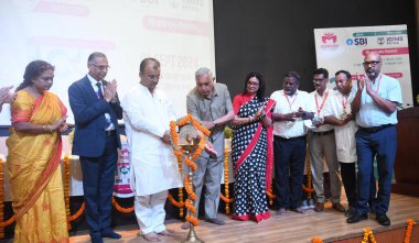 PATNA INDIA SEPTEMBER 9 Eylül 2024 Bihar Sağlık Bakanı Mangal Pandey, Navya Gulmohar Maitri tarafından 9 Eylül 2024 'te Santosh Kumar Hindustan saatine göre Hindistan' da düzenlenen IGIMS 'de ücretsiz HPV aşı kampının açılışına lambayı yaktı.