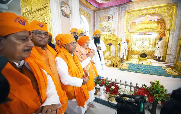 PATNA INDIA SEPTEMBER 7 Eylül 2024 BJP Ulusal Başkanı ve Sendika Sağlık Bakanı JP Nadda 7 Eylül 2024 'te Takht Harmandir Jee Patna Saheb Gurudwara' da dua etti. Fotoğraf: Santosh Kumar Hindustan Times