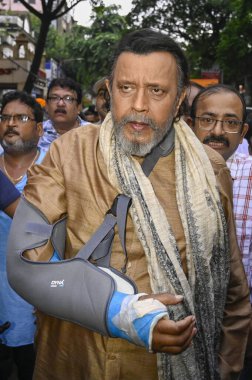 KOLKATA INDIA SEPTEMBER 11 2024 Actor and former BJP MP Mithun Chakraborty with injury in hand joins the protest rally Vivek Jagoron Yatra demanding justice for the trainee doctor who was allegedly raped and killed at the RG Kar Hospital on September clipart