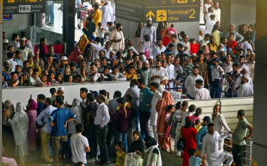 NEW DELHI INDIA 3 Temmuz 2023 İnsanlar hac yolculuklarını Indira Gandhi Uluslararası Havalimanı T3 'te tamamlamak için bir araya geldiler 3 Temmuz 2023' te Yeni Delhi 'de Yeni Hindistan Fotoğrafları: Raj K Raj Hindustan Times