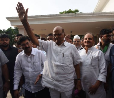 NEW DELHI INDIA 6 Temmuz 2023 NCP başkanı Sharad Pawar 6 Temmuz 2023 tarihinde Yeni Delhi Hindistan 'da parti genel başkanları ve genel sekreterleriyle görüştükten sonra Sonu Mehta Hindustan Times