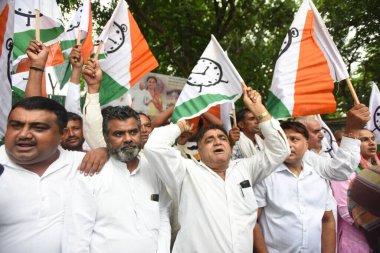NEW DELHI INDIA 6 Temmuz 2023 Pro Sharad Pawar diye bağıran parti çalışanları 6 Temmuz 2023 tarihinde Yeni Delhi Hindistan 'da, Sonu Mehta Hindustan Times