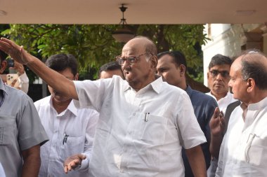 NEW DELHI INDIA 6 Temmuz 2023 NCP başkanı Sharad Pawar 6 Temmuz 2023 tarihinde Yeni Delhi Hindistan 'da parti genel başkanları ve genel sekreterleriyle görüştükten sonra Sonu Mehta Hindustan Times