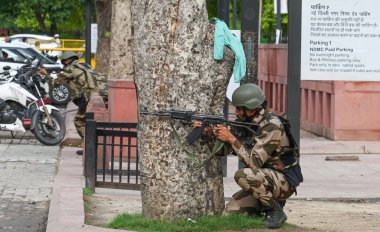 NEW DELHI INDIA 6 Temmuz 2023 Delhi Polisi Hindistan Kapısı 'nda 6 Temmuz 2023 tarihinde yapılacak G20 zirvesi öncesinde Vipin Kumar Hindustan Times tarafından yapılan bir anti terör tatbikatı düzenledi.