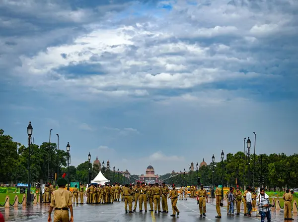 stock image NEW DELHI, INDIA - SEPTEMBER 11: Dark clouds hover over the skies at Kartavya Path, on September 11, 2024 in New Delhi, India. The India Meteorological Department (IMD) 