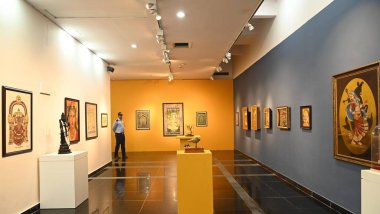 YENİ DELHI INDIA SEPTEMBER 16 YIL 2024 Başbakan Narendra Modi tarafından alınan Anılar, Hindistan Kültür Bakanlığı 'nın Eylül ayında Ulusal Modern Sanat Galerisi' nde Başbakanın hediye koleksiyonunun E açık artırmasına ev sahipliği yaparken sergilendi