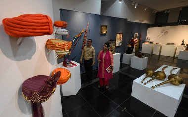 NEW DELHI INDIA SEPTEMBER 16 YIL 2024 Hindistan 'ın Kuzey Doğu Bölgesi Turizm Kültür ve Kalkınma Bakanı Gajendra Singh Shekhawat' ın Başbakan Narendr 'a sunduğu hatıra sergisi açılışından sonra ziyarette bulundu.
