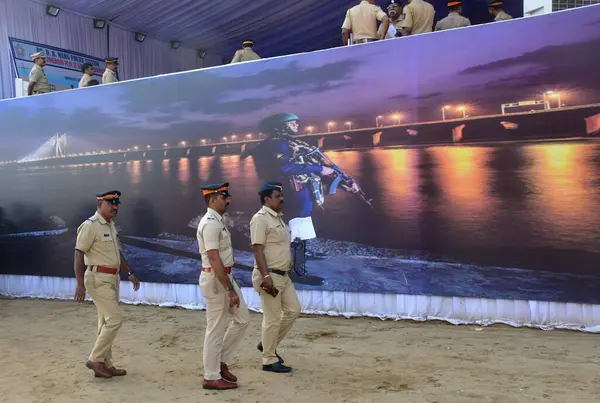 stock image MUMBAI INDIA SEPTEMBER 16 2024 Heavy police security deployed at Girgaon Chowpatty to prepare alerts during lacs people gathered to witness the Ganpati Immersion on September 16 ,2024 in Mumbai India