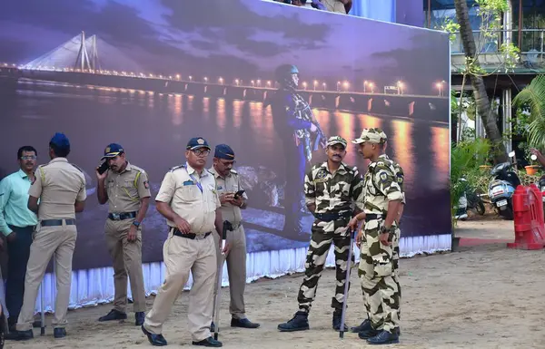 stock image MUMBAI INDIA SEPTEMBER 16 2024 Heavy police security deployed at Girgaon Chowpatty to prepare alerts during lacs people gathered to witness the Ganpati Immersion on September 16 ,2024 in Mumbai India