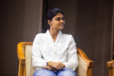 NEW DELHI INDIA SEPTEMBER 11 Eylül 2024 Dünya Kupası Altın Madalya sahibi okçu Jyothi Surekha Vennam, YFLO Delhi 'nin ev sahipliğinde 11 Eylül 2024 tarihinde New De Oditoryumu' nda düzenlenen büyük karşılaşma sırasında