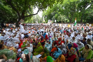YENİ DELHI INDIA 15 SEPTEMBER 15.2024 Jantar Mantar Mahapanchayat sırasında toplanan insanlar 15 Eylül 2024 tarihinde Yeni Delhi Hindistan Chaudhary Surendra Solanki Sakal Panchayat Palam 360 Khap başkanı
