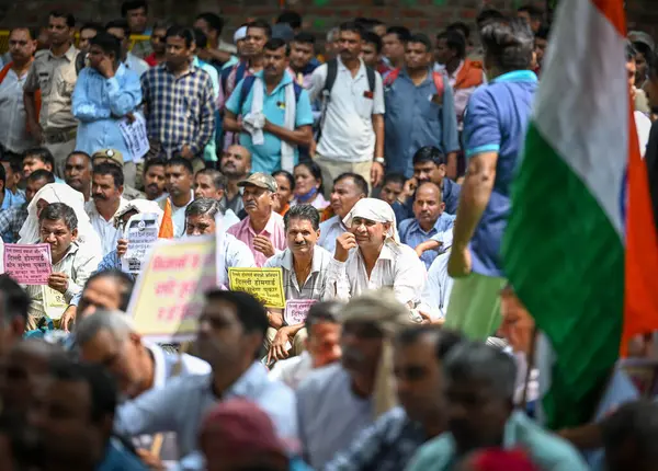 stock image NEW DELHI INDIA SEPTEMBER 15 2024 People from more than 360 villages assembled during a Mahapanchayat at Jantar Mantar on September 15 2024 in New Delhi India Chaudhary Surendra Solanki the head of the Sakal Panchayat Palam 360 Khap has organized the