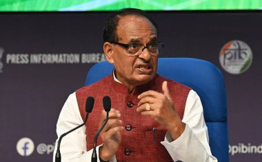 NEW DELHI INDIA SEPTEMBER 19 Eylül 2024 Tarım ve Çiftçilerden Sorumlu Birlik Bakanı Shivraj Singh Chouhan, Başbakan Narendra Modis 'in üçüncü döneminde bakanlığın ilk 100 gününün başarıları konulu basın toplantısında konuşma yaptı.