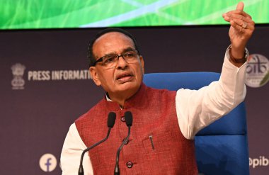 NEW DELHI INDIA SEPTEMBER 19 Eylül 2024 Tarım ve Çiftçilerden Sorumlu Birlik Bakanı Shivraj Singh Chouhan, Başbakan Narendra Modis 'in üçüncü döneminde bakanlığın ilk 100 gününün başarıları konulu basın toplantısında konuşma yaptı.