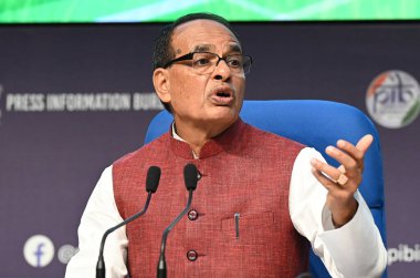 NEW DELHI INDIA SEPTEMBER 19 Eylül 2024 Tarım ve Çiftçilerden Sorumlu Birlik Bakanı Shivraj Singh Chouhan, Başbakan Narendra Modis 'in üçüncü döneminde bakanlığın ilk 100 gününün başarıları konulu basın toplantısında konuşma yaptı.
