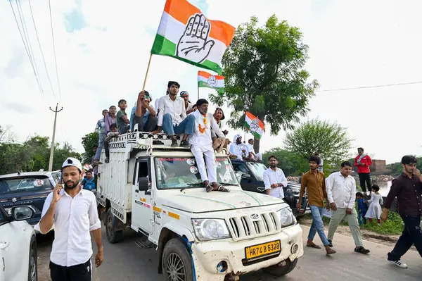 stock image GURUGRAM INDIA SEPTEMBER 19 2024 Supporters of Chaudhary Aftab Ahmed congress candidate for Nuh assembly constituency during a public meeting in Chandeni village in Nuh on September 19 2024 near Gurugram India. Photo by Parveen Kumar Hindustan Times