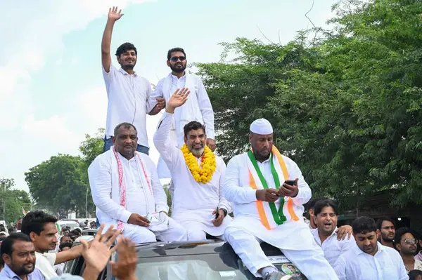 stock image GURUGRAM INDIA SEPTEMBER 19 2024 Chaudhary Aftab Ahmed congress candidate for Nuh assembly constituency during a public meeting in Chandeni village in Nuh on September 19 2024 near Gurugram India. Photo by Parveen Kumar Hindustan Times