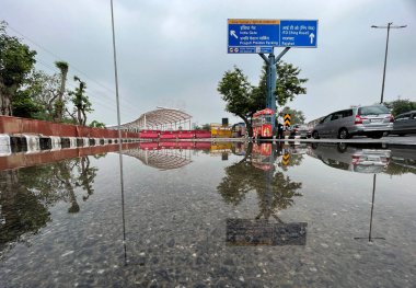 NEW DELHI INDIA 10 Temmuz 2023 Pragati Meydan Tüneli, 10 Temmuz 2023 tarihinde Yeni Delhi Hindistan 'da üç gün süren muson yağmurları sonrasında 40 yıl süren şiddetli bir yağmur felaketine tanık oldu.