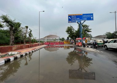 NEW DELHI INDIA 10 Temmuz 2023 Pragati Meydan Tüneli, 10 Temmuz 2023 tarihinde Yeni Delhi Hindistan 'da üç gün süren muson yağmurları sonrasında 40 yıl süren şiddetli bir yağmur felaketine tanık oldu.