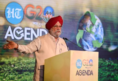 NEW DELHI INDIA 11 HAZİRAN 2023 Hardeep Singh Puri Birliği Bakanı Petrol ve Doğal Gaz ve Konut ve Kentsel İlişkiler Bakanı SDGS 'in İdari İlerlemesi ve Sangri La Eros Janpath' teki G20 Gündemindeki Küresel Biyoyakıt İdaresi sırasında