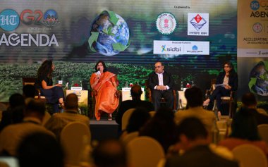 NEW DELHI INDIA 11 Temmuz 2023 L to R Sunetra Choudhury Vibha Dhawan Ph D Enerji ve Kaynaklar Enstitüsü TERIVikram Gulati Ülke Başkanı ve İdari Başkan Yardımcısı TKM Preeti Jain Ph D Global Politika Direktörü 