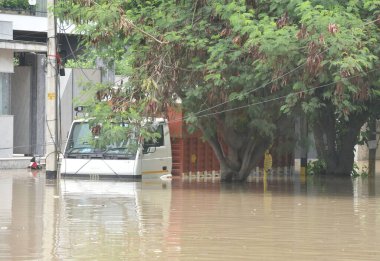 NEW DELHI INDIA 13 HAZİRAN 2023 Sivil hat bölgesinde ağır su baskınından sonra boğulma vakası Sivil hat hattına girdi veya halka yoluna girdi 13 Temmuz 2023 tarihinde Yeni Delhi Hindistan 'da Sonu Mehta Hindustan