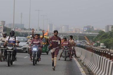 GURUGRAM INDIA 14 Temmuz 2023 Dak Kanwariyas, 14 Temmuz 2023 'te Hindistan Gurugramı' nda Parveen Kumar Hindustan tarafından çekilen fotoğraf: Parveen Kumar Hindustan