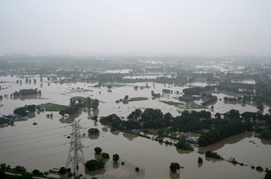 14 Temmuz 2023 Noida Hindistan 'daki Yamuna Nehri sel sahasına kuşbakışı bakış açısı 14 Haziran 2023 Fotoğraf: Sunil Ghosh Ghosh Hindustan Times