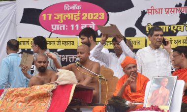 NEW DELHI INDIA JULY 17 2023 Rashtra Sant Parampara Acharya Pragya Sagar ji Muniraj and all devotees sit on one day silent protest against the brutal murder of a Jain monk in Karnataka at Jantar Mantar on July 17 2023 New Delhi India Photo by Sonu me clipart