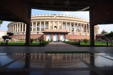 NEW DELHI INDIA 19 HAZİRAN 2023 Parlamento Binası 'nın 19 Temmuz 2023 tarihli Muson Meclis oturumunun arifesindeki görüntüsü Yeni Delhi Hindistan Fotoğrafı: Sonu Mehta Hindustan Times